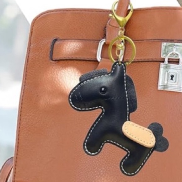 NEW Pony Bag Charm/ Keychain Cute Horse Black Cream - Picture 1 of 4